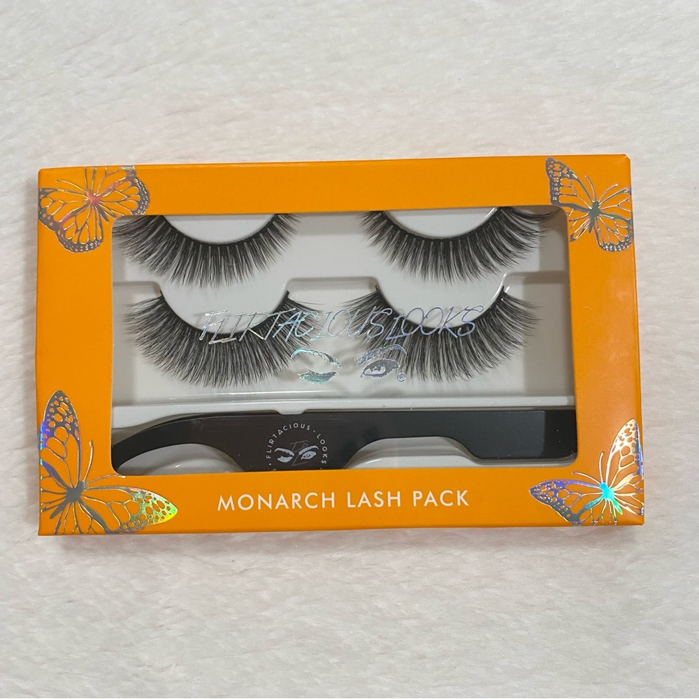 Flirtatious Looks Monarch Lash & Tweezers Kit